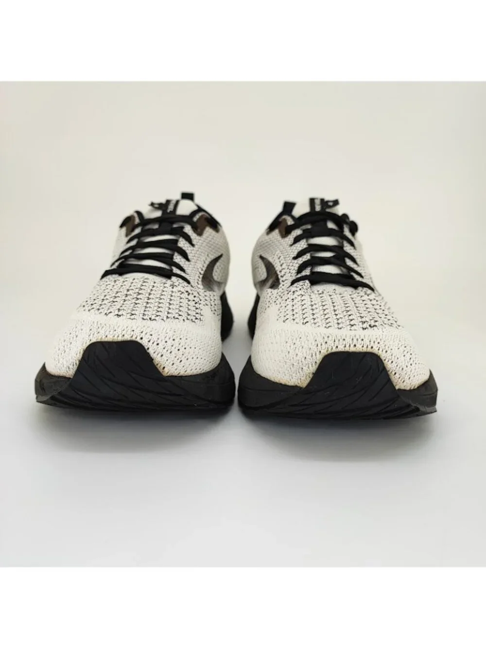 Brooks Revel 4 Women's Size 10.5 US Running Shoes Knit Black White 1203371B121